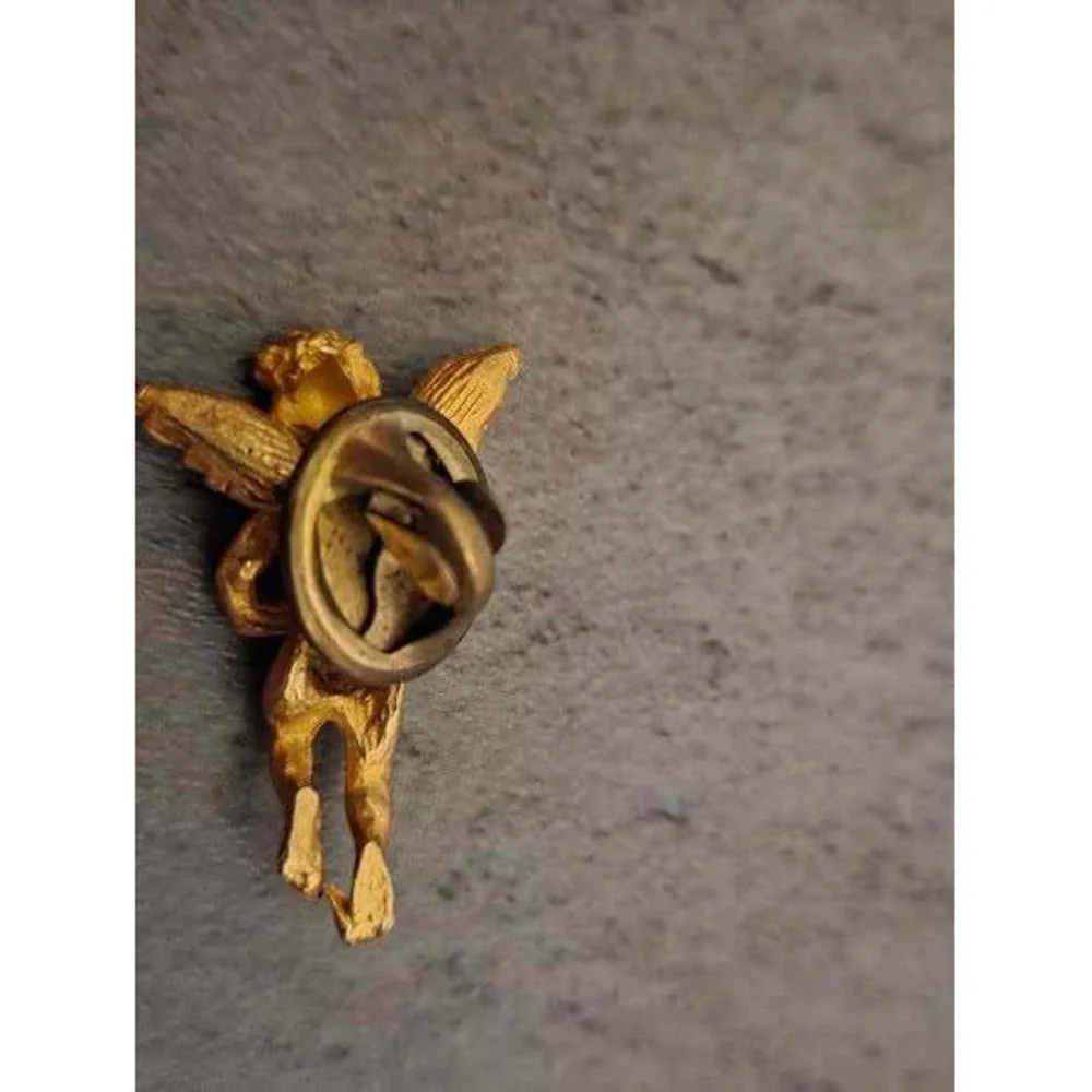 Vintage Gold Tone Cherub Angel Pin Rhinestone Heart Cupid Brooch Lapel Pin
